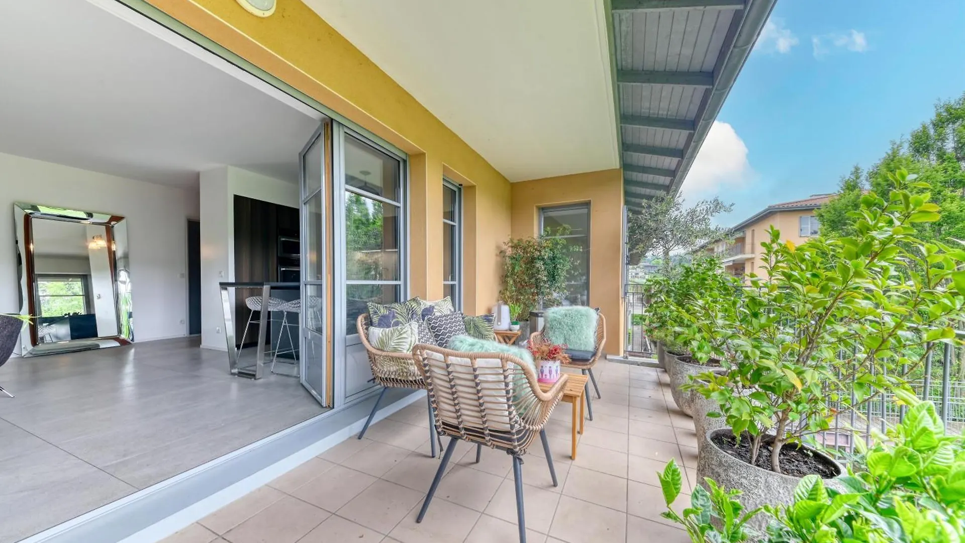 Luxurious T3 Monts D 'Or 15 Mn Lyon Parking And Box Apartment Saint-Didier-au-Mont-d'Or France